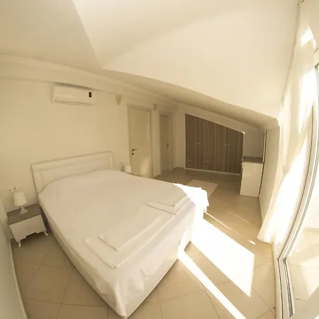 Stella Lux Apart & Residance 4*